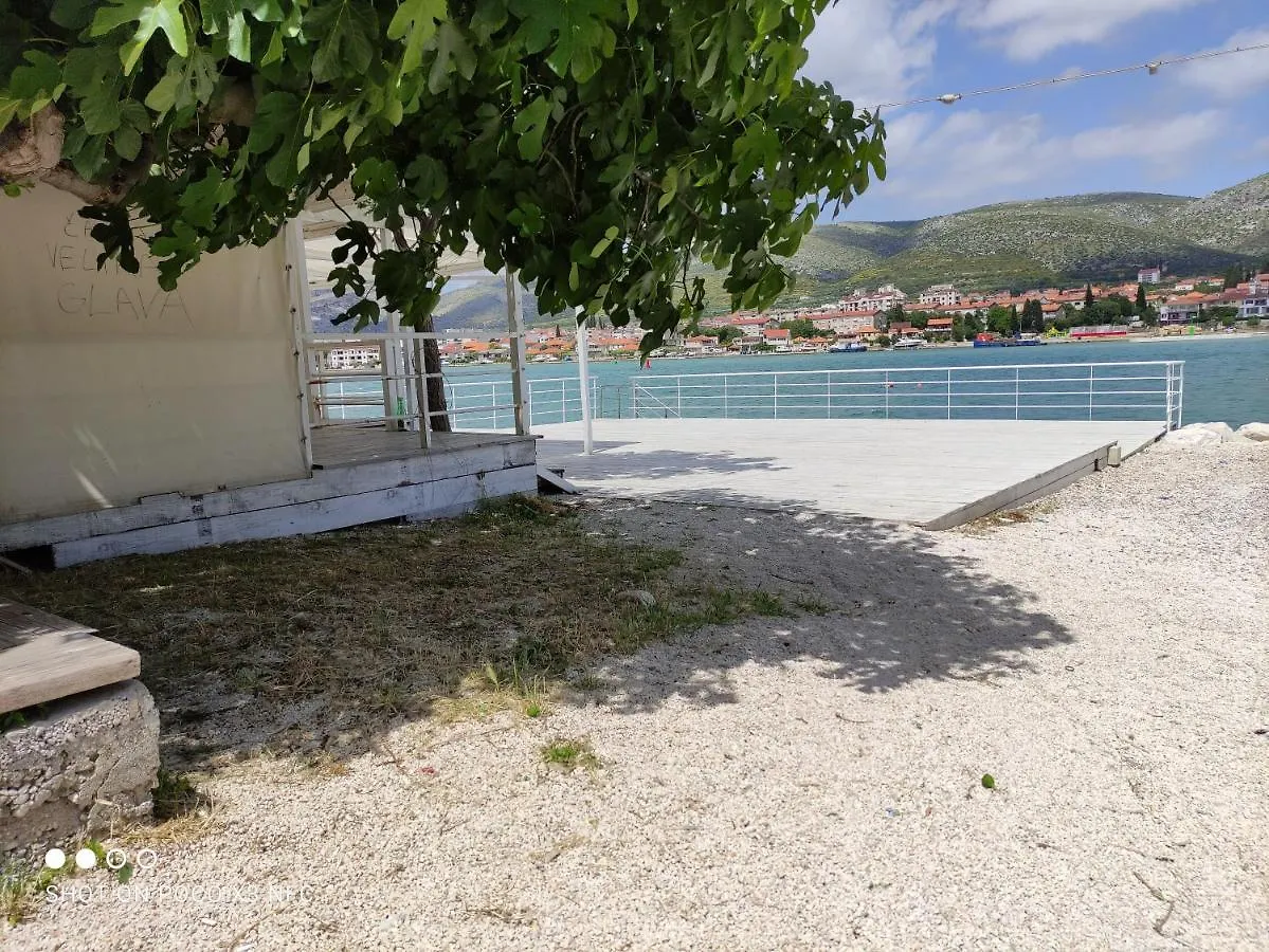 Apartment Ella تروغير