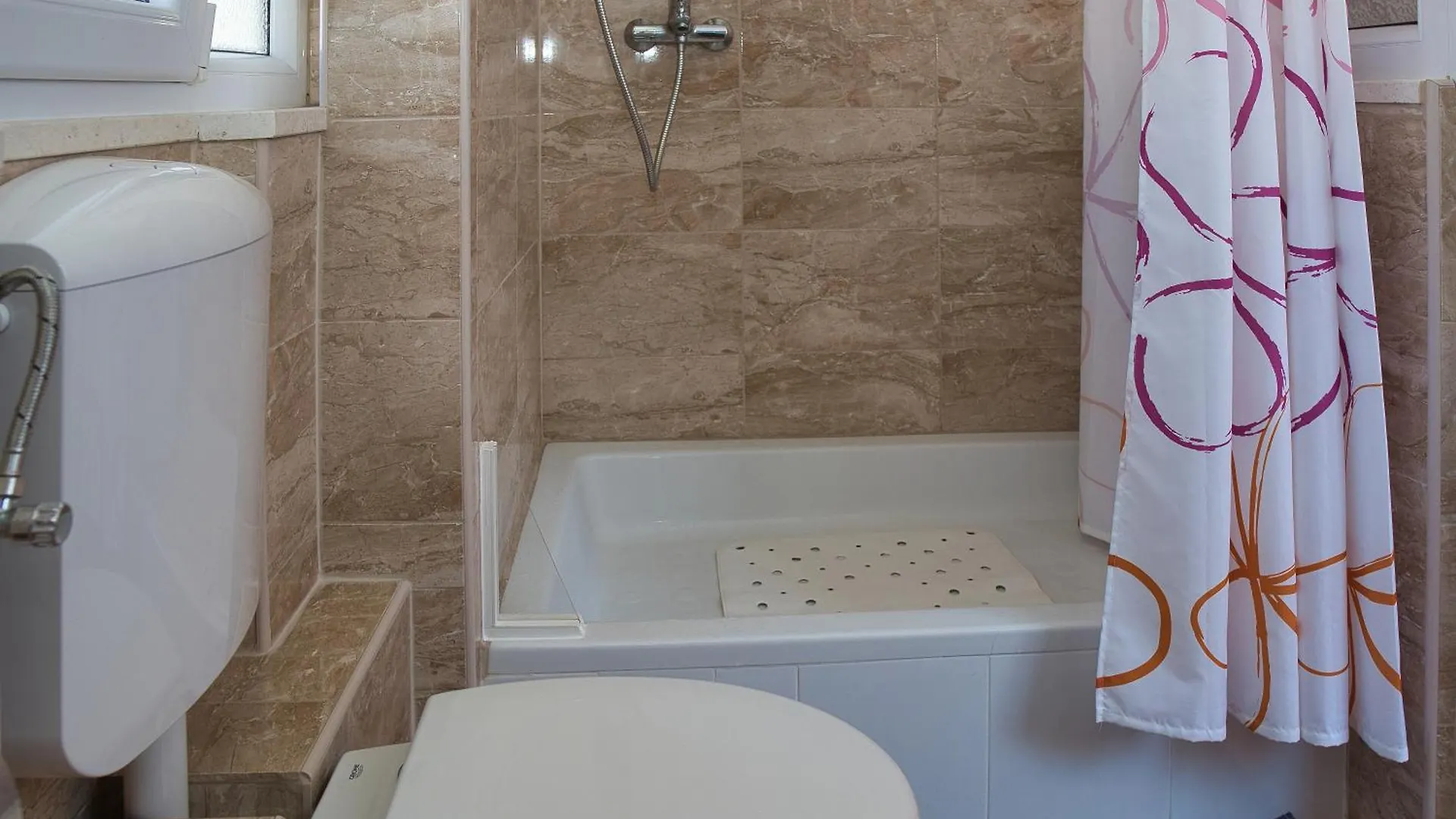 Apartment Ella تروغير